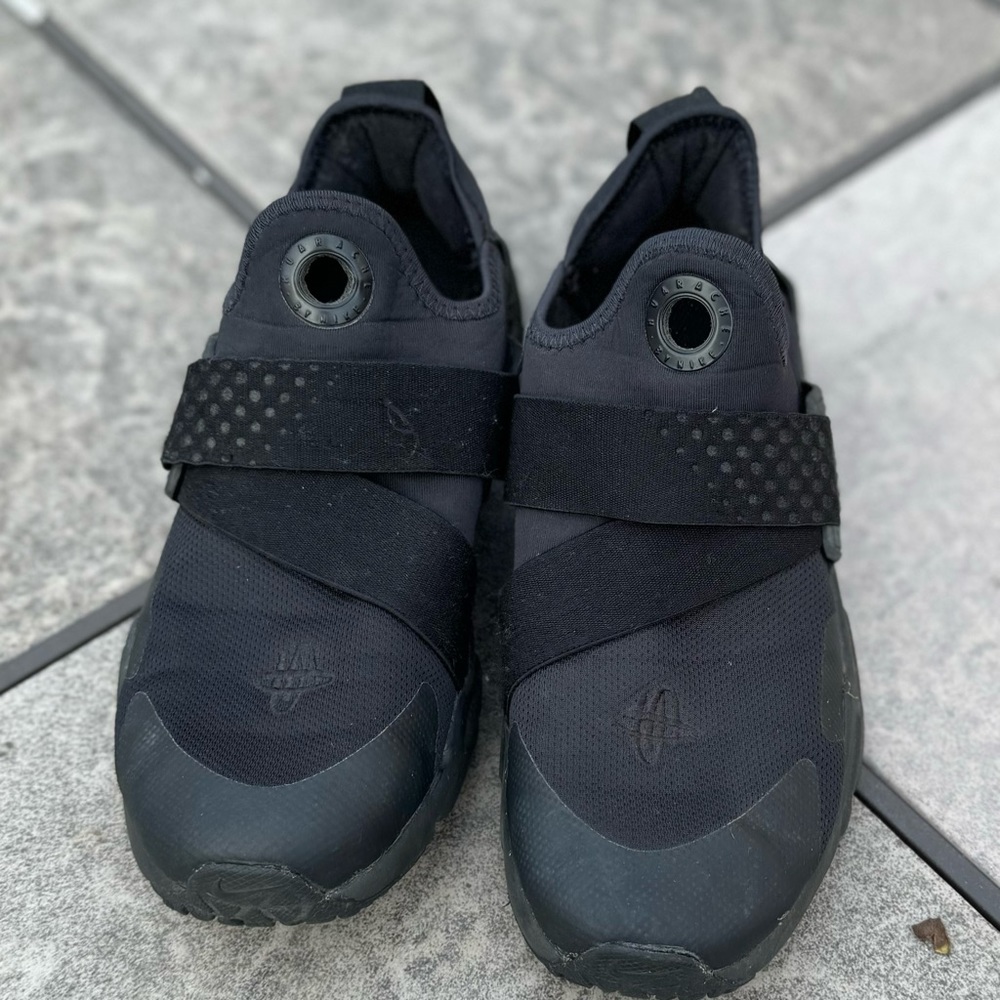Nike Huarache Extreme ( GS) Size 7 (5.5 Y )